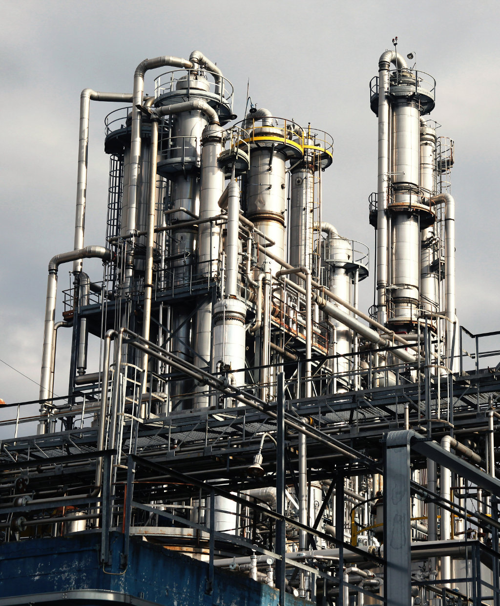 Exterior view of plant for refining oil